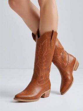 Women's Brown Western Heeled Boots - Classic Embroidered Pull-On
